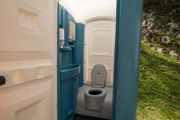 Portable Toilet Rental for Emergency Services in Algonac, MI